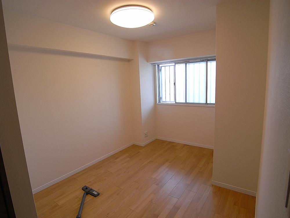 Non-living room. Room (May 2013) Shooting