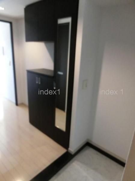 Entrance. It is human sensor corresponding ☆