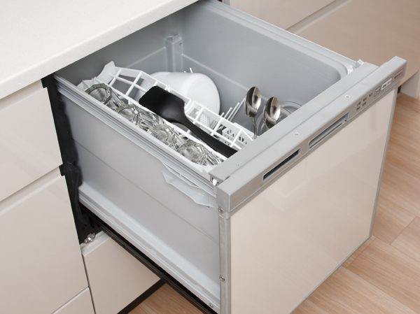 Kitchen.  [Dish washing and drying machine] To reduce the burden of housework, Adopt a dish washing and drying machine saving of the amount of water used can be expected. Space-saving design, It is easy drawer type out of tableware.