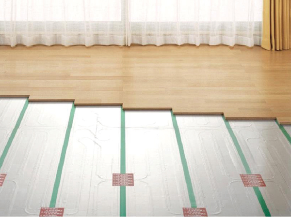 Interior.  [TES hot water floor heating] living ・ Adopt a floor heating to warm slowly from foot the entire room with radiant heat by the hot water in the dining floor. Without raising dance dust and dust, Keep a comfortable indoor environment. (Same specifications)