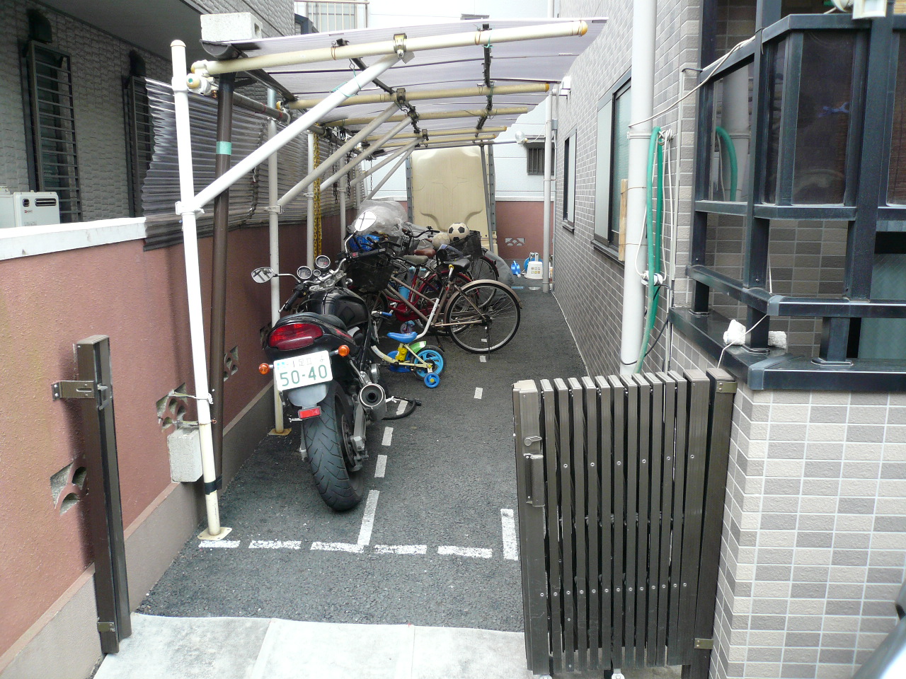 Other common areas. Bicycle with! 
