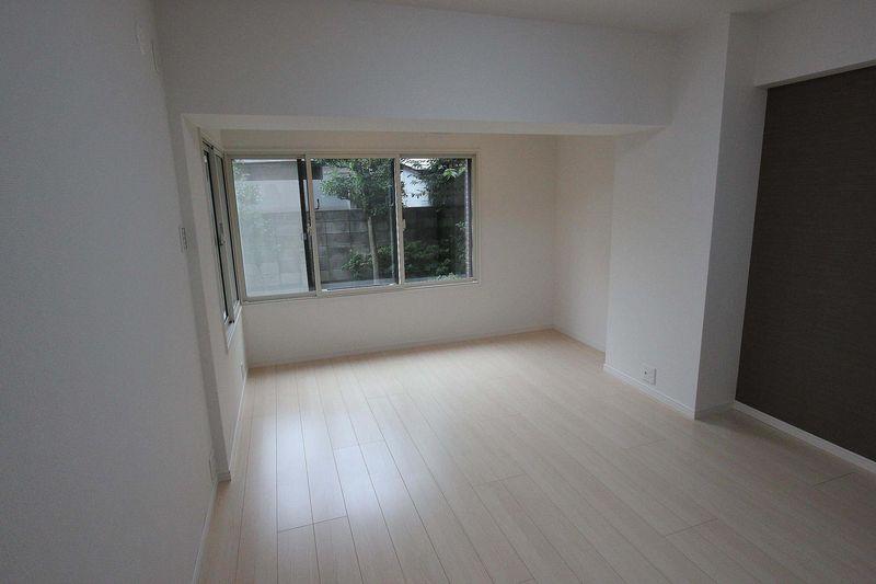 Non-living room. Western-style 8.8 Pledge