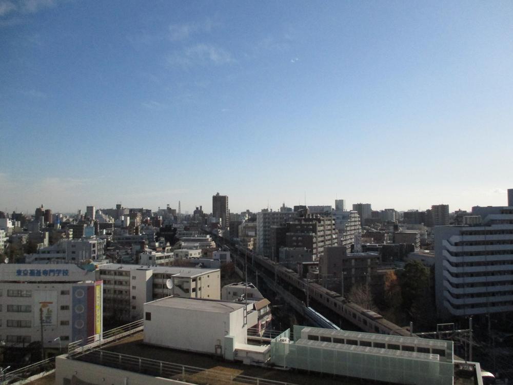 View photos from the dwelling unit. View from the site (December 2013) Shooting
