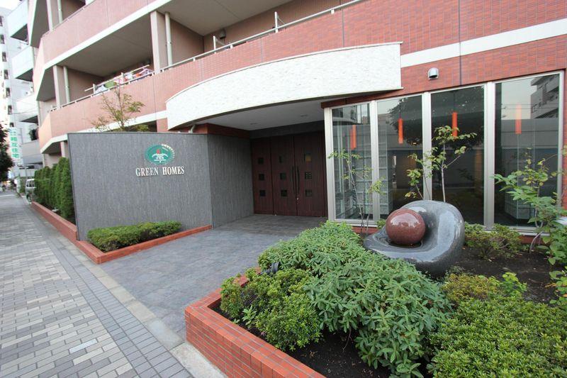 Local appearance photo. The appearance of the entrance