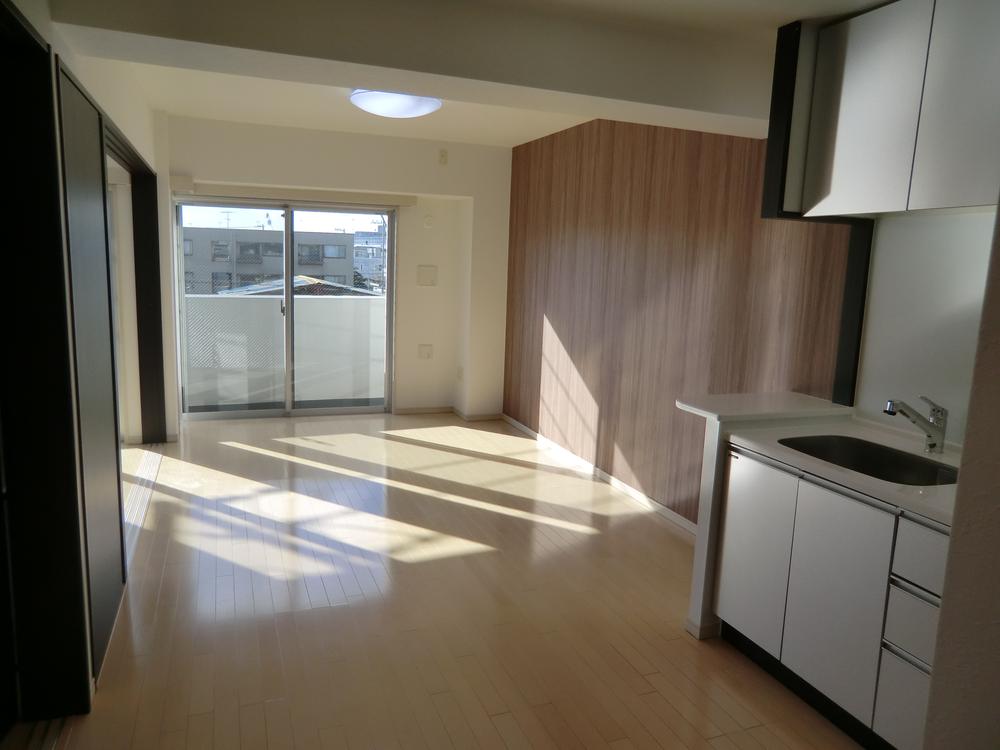 Living. Overlooking the LDK from LDK entrance. Very per sun well, Renovated a very beautiful.