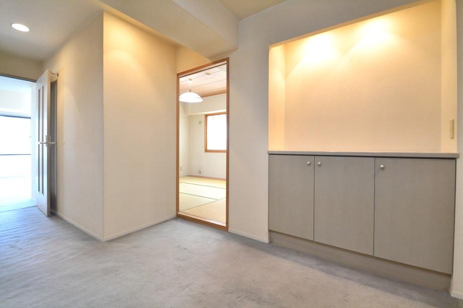 Entrance. Entrance hall