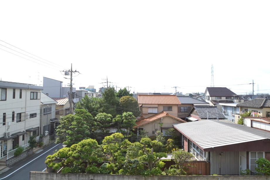 View photos from the dwelling unit. West landscape from the Japanese-style room