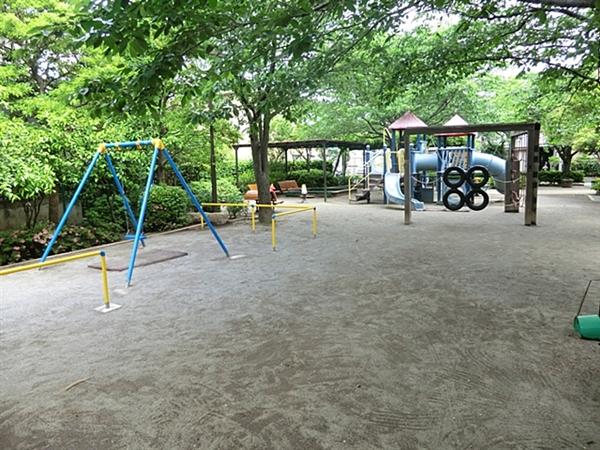 park. 181m until Kuwagawa park