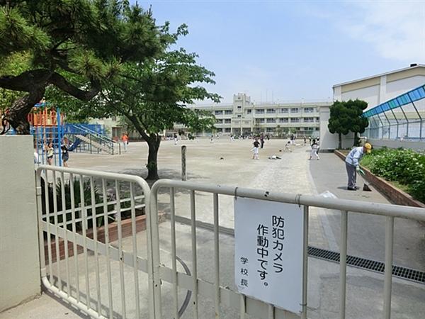 Primary school. 771m until Kasai elementary school