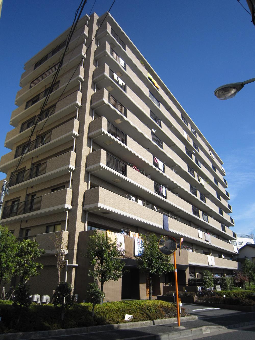 Local appearance photo. Local (12 May 2013) Shooting