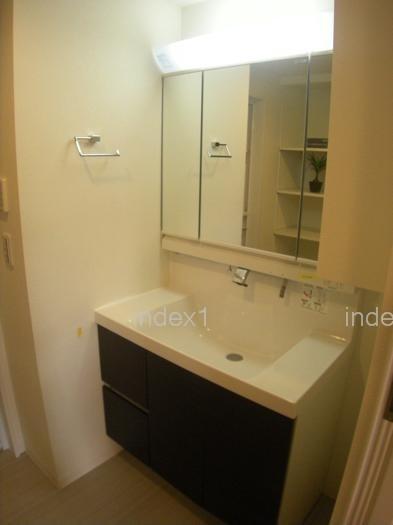 Wash basin, toilet. Good usability in the shower faucet ☆