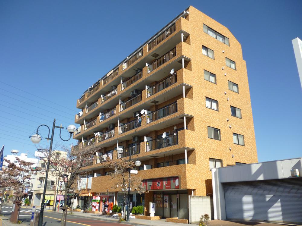 Local appearance photo. Local (12 May 2013) shooting southeast side appearance