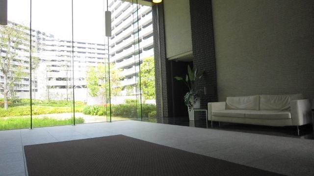 Entrance. Concierge services adoption