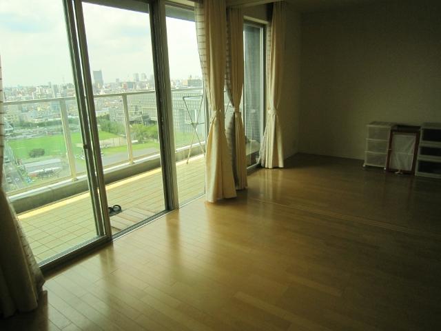 Living. Floor heating adopted