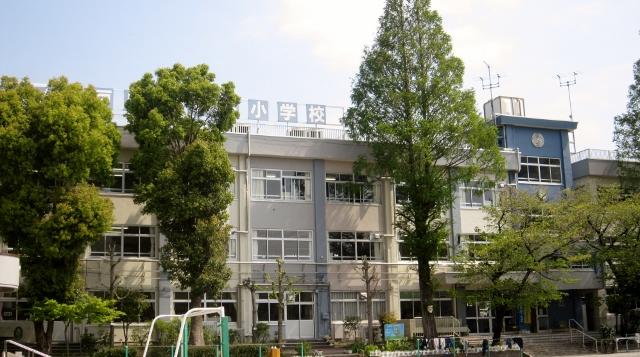 Primary school. Hirai elementary school (a 12-minute walk)