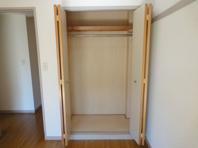 Receipt. Western-style closet