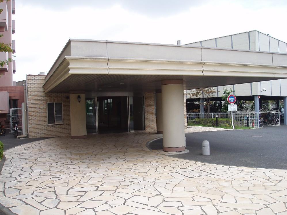 Entrance. Common areas