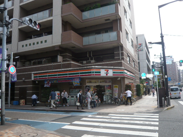 Convenience store. 614m to Seven-Eleven (convenience store)