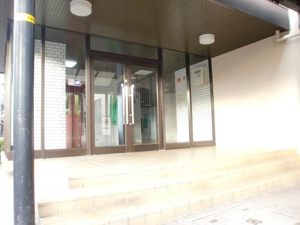 Entrance. Common areas