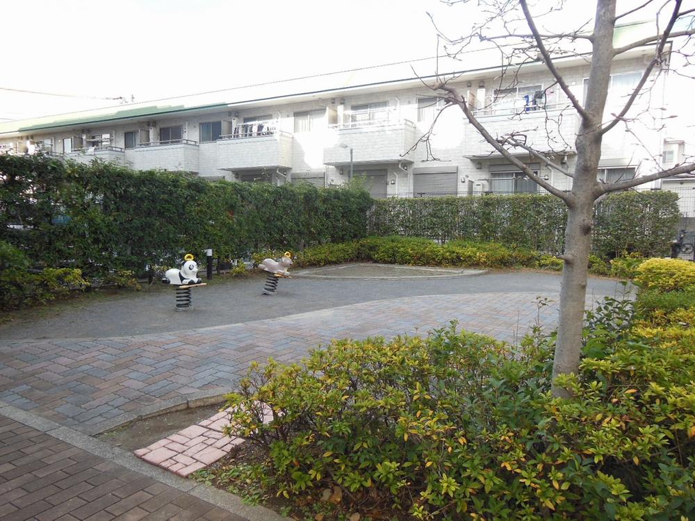 Other common areas. On-site provides park (December 2013) Shooting