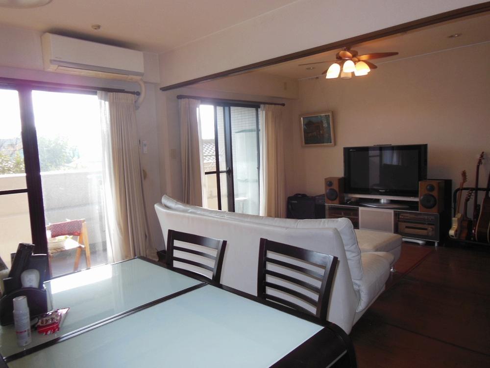 Living. Indoor (12 May 2013) Shooting