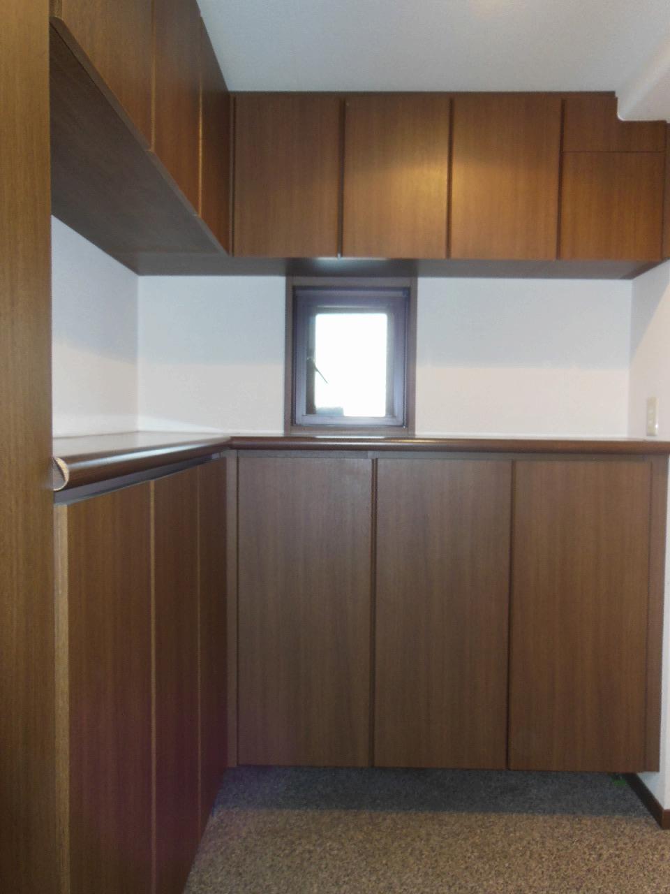 Entrance. Local (12 May 2013) Shooting