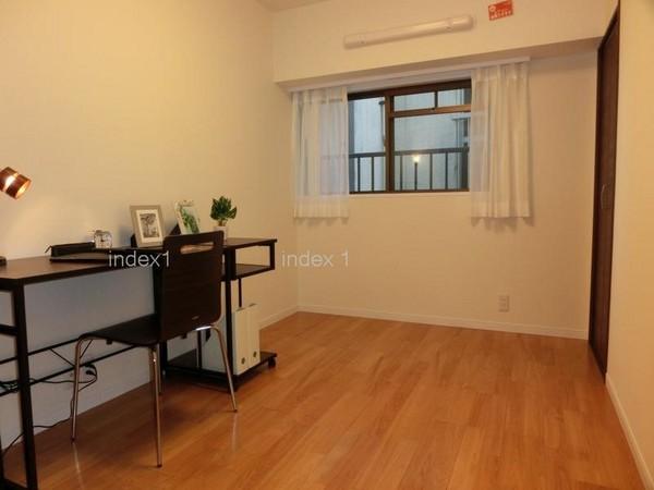 Non-living room. It can also be used as a study also attached desk!