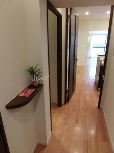 Other. Accents decorate the flowers, etc.