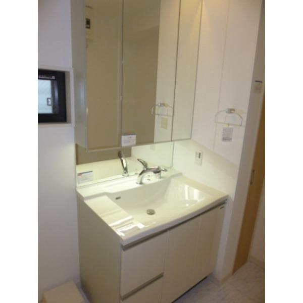 Wash basin, toilet