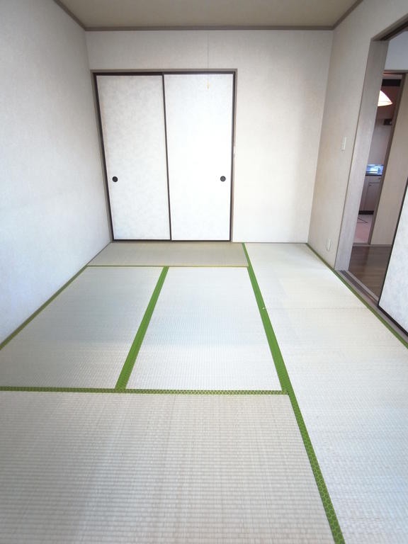 Living and room.  ◆ Japanese-style room