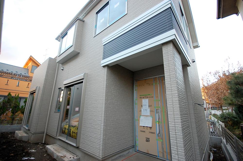 Local appearance photo. Local shooting