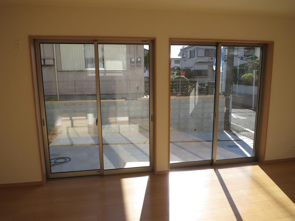 Living. Local (12 May 2013) Shooting