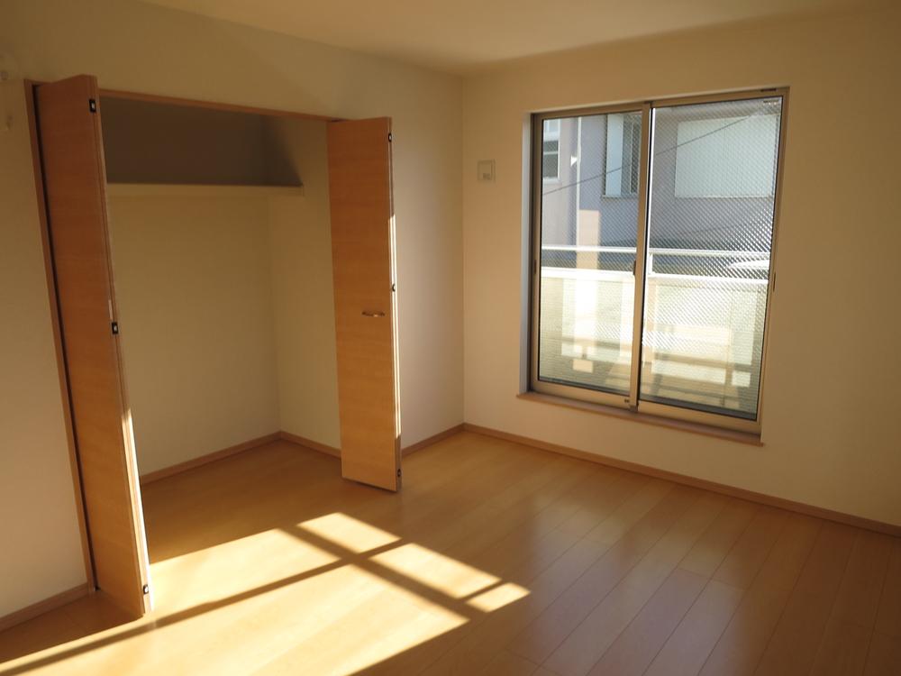 Non-living room. Local (12 May 2013) Shooting