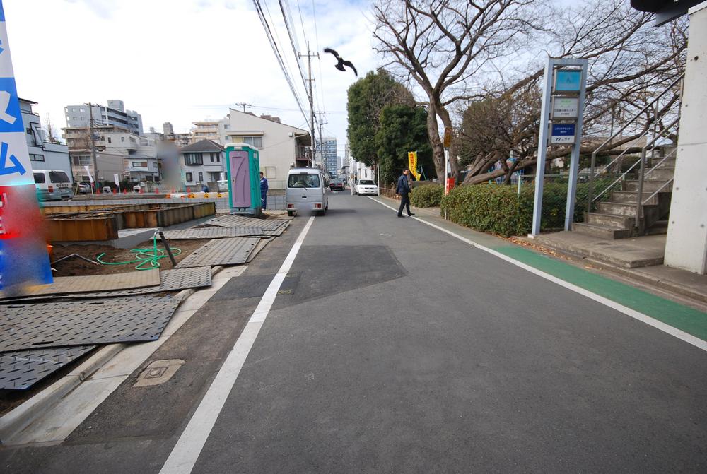 Local photos, including front road. Local (2013 December shooting)