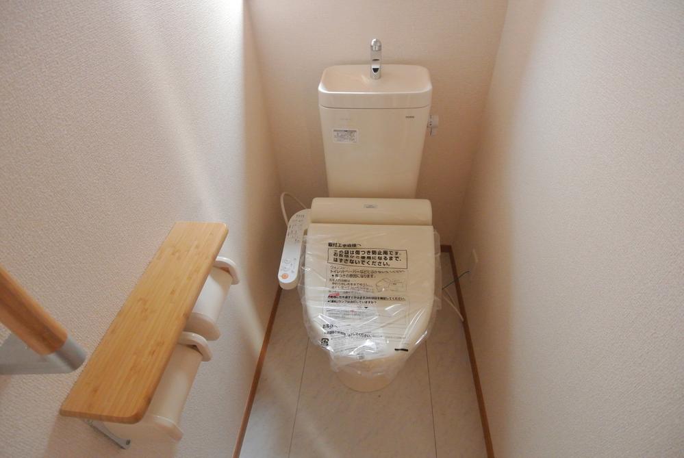 Toilet. Indoor (September 2013) Shooting