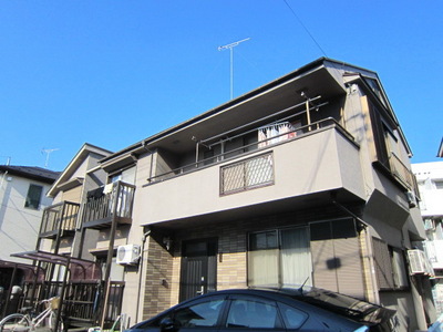 Building appearance. It is the appearance of shine of the blue sky