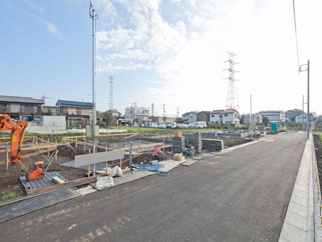 Local photos, including front road. Local (10 May 2013) Shooting