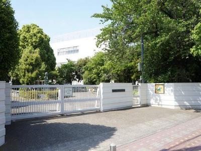 Primary school. 60m to Fuchu Municipal Minamicho elementary school (elementary school)