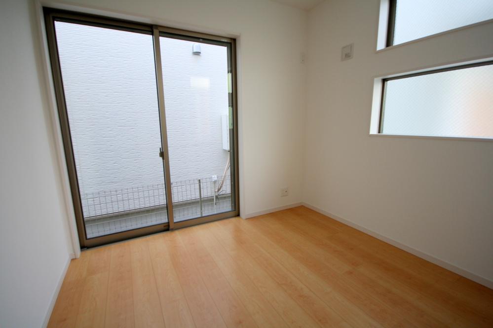 Non-living room. Indoor (11 May 2013) Shooting