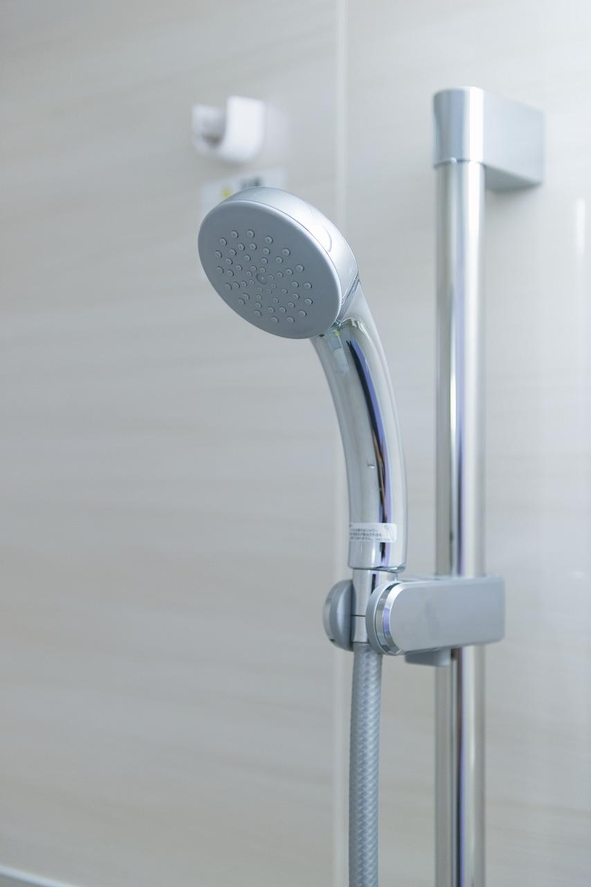 Other Equipment. The height of the shower ・ Angle has installed an adjustable slide bar.