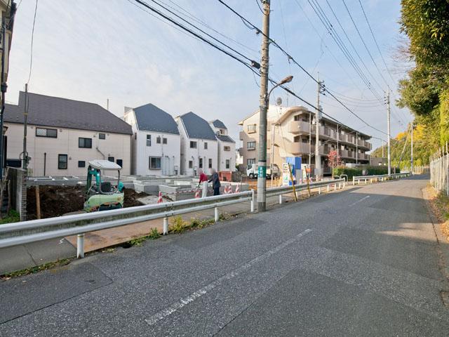 Local photos, including front road. Local (11 May 2013) Shooting