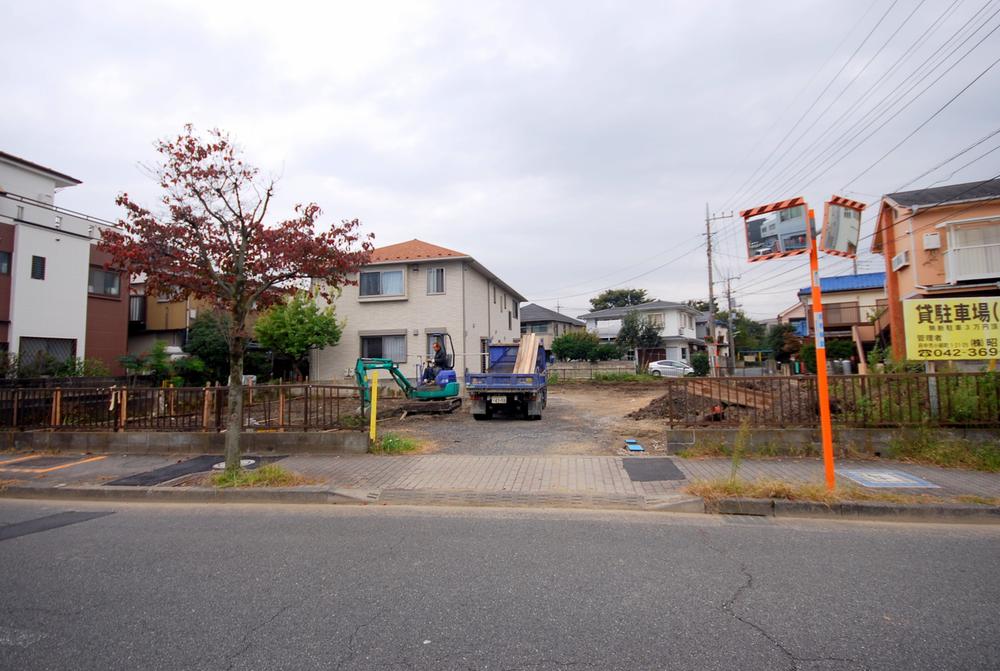 Local appearance photo. Local (10 May 2013) Shooting