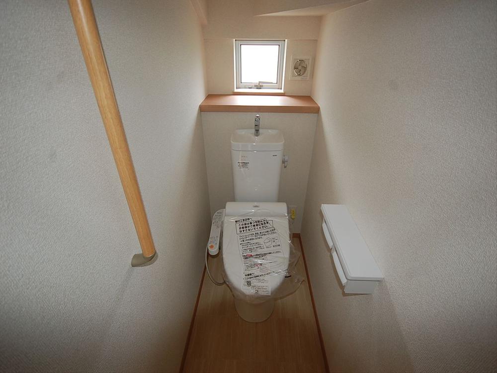 Same specifications photos (Other introspection). Example of construction toilet