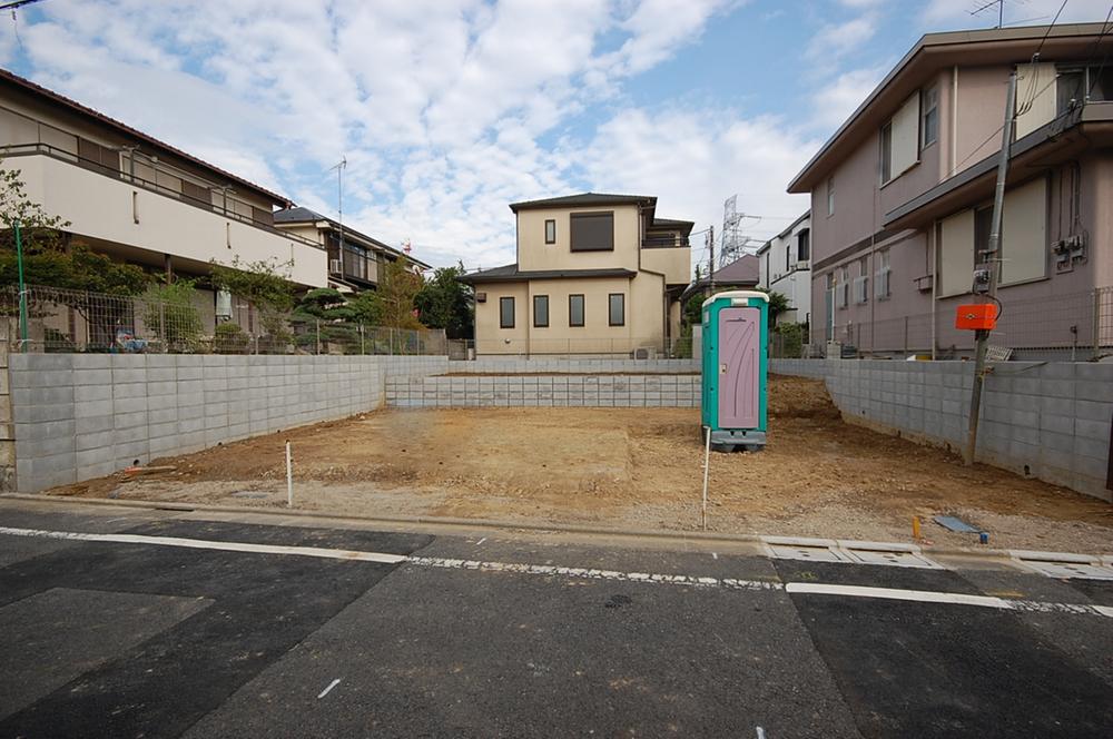 Local photos, including front road. Local (September 2013) Shooting