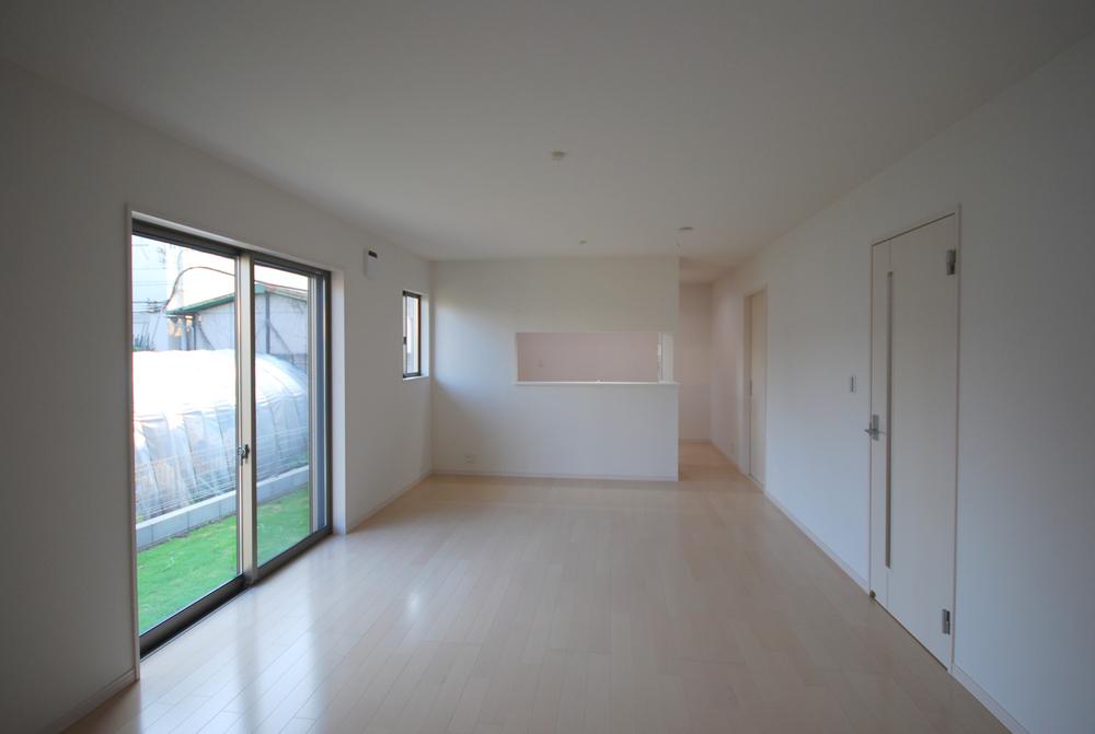 Same specifications photos (living). Example of construction