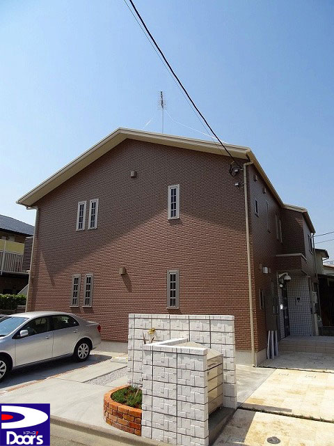 Building appearance. The outer wall of the tiled!