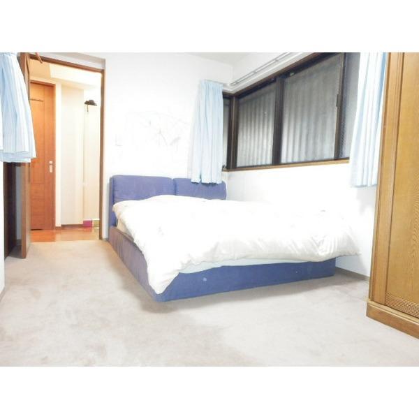 Non-living room. Master bedroom