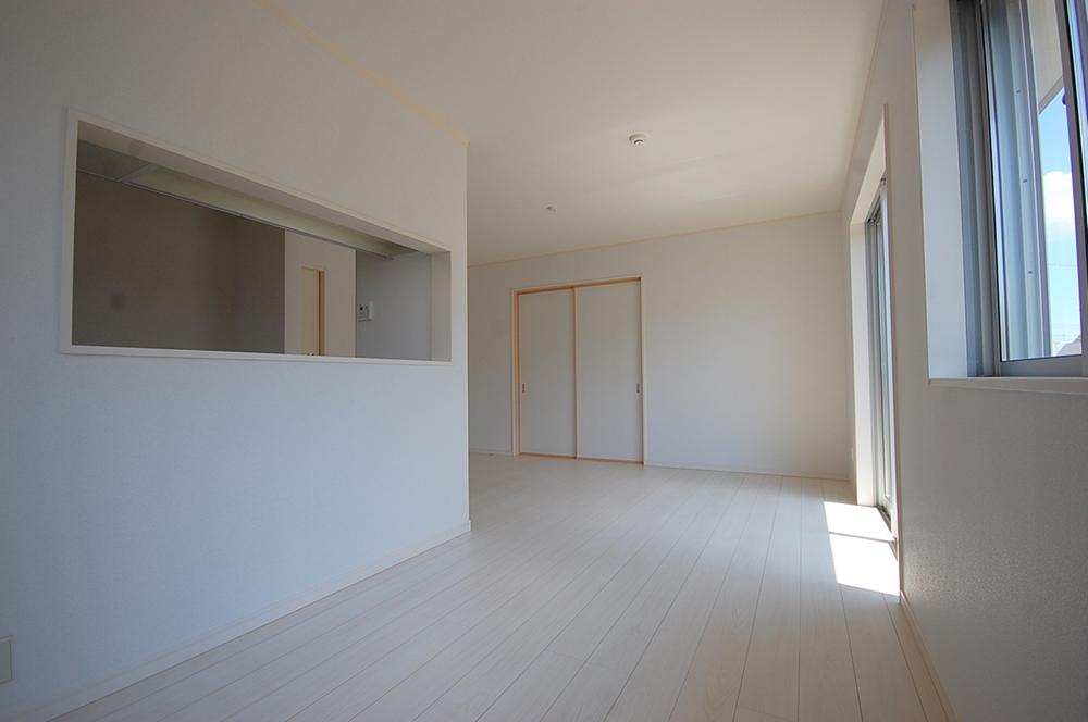 Same specifications photos (living). Local (11 May 2013) Shooting