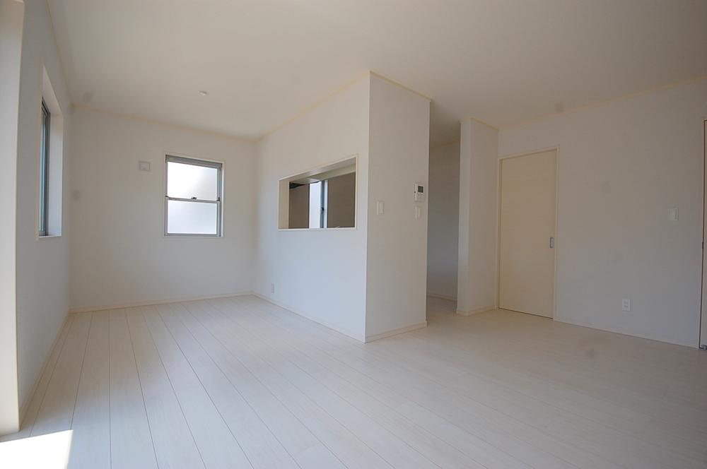 Same specifications photos (living). Local (11 May 2013) Shooting