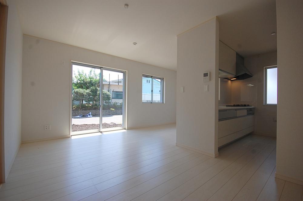 Same specifications photos (living). Local (11 May 2013) Shooting